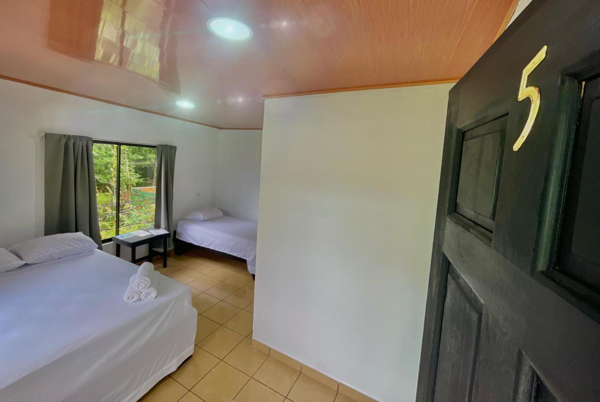 Carey Lodging Tortuguero Exterior photo
